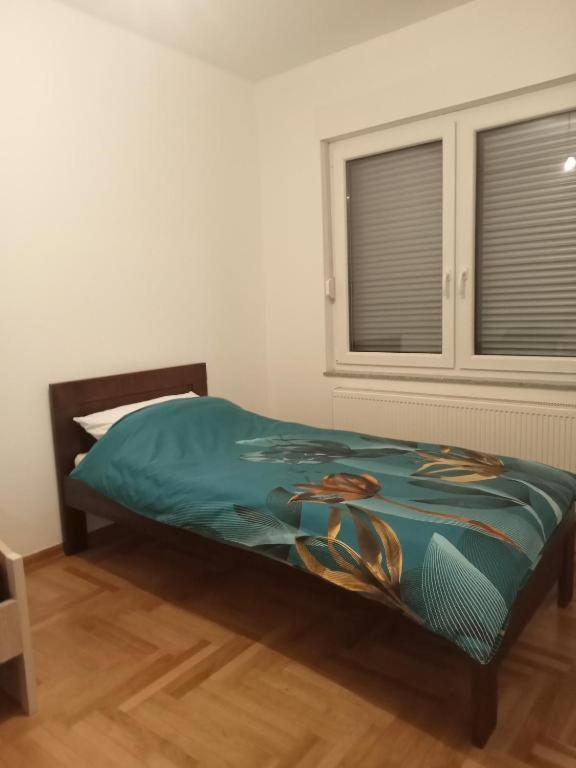 Rooms Near The Airport SJJ Extérieur photo